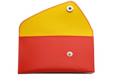 pochette rouge intérieur jaune en cuir
